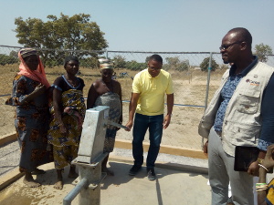 Caritas N’Dali donne de l’eau à la population de Sonnoumon dans le diocèse de N’Dali