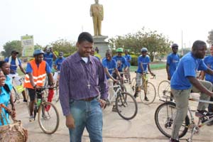 Opération «14 Stops for Charity » : Rallier Parakou-Cotonou (420 Km) à vélo en faveur des orphelins et enfants vulnérables.